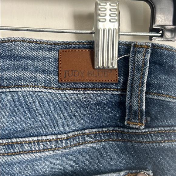 Judy Blue Relaxed Fit Skinny Jeans - Picture 7 of 8